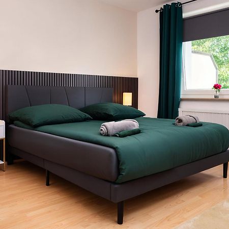 Smart Home - Essen - Perfect For 5 Guests! Central - Balcony - Netflix - Free Parking Zone Exterior foto