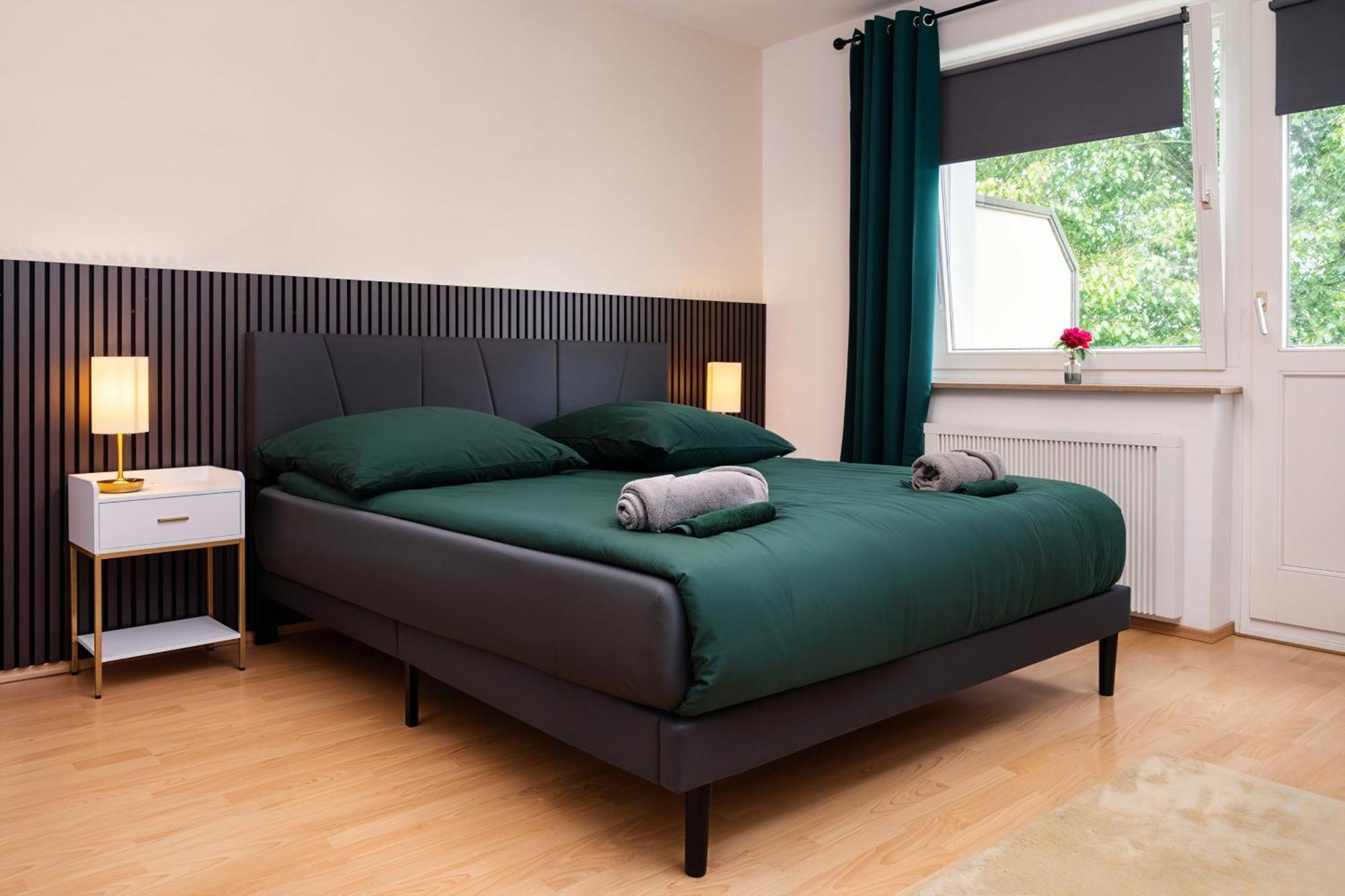 Smart Home - Essen - Perfect For 5 Guests! Central - Balcony - Netflix - Free Parking Zone Exterior foto